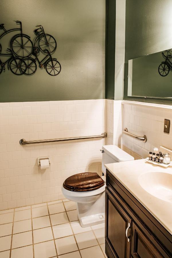 אופליקה Heritage House Bed & Breakfast - Boutique Adults-Only Inn מראה חיצוני תמונה