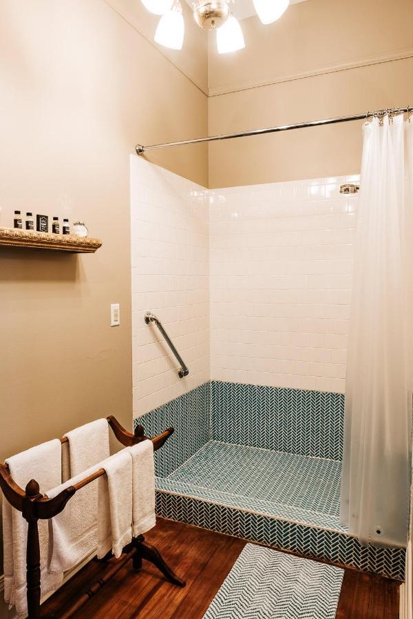 אופליקה Heritage House Bed & Breakfast - Boutique Adults-Only Inn מראה חיצוני תמונה